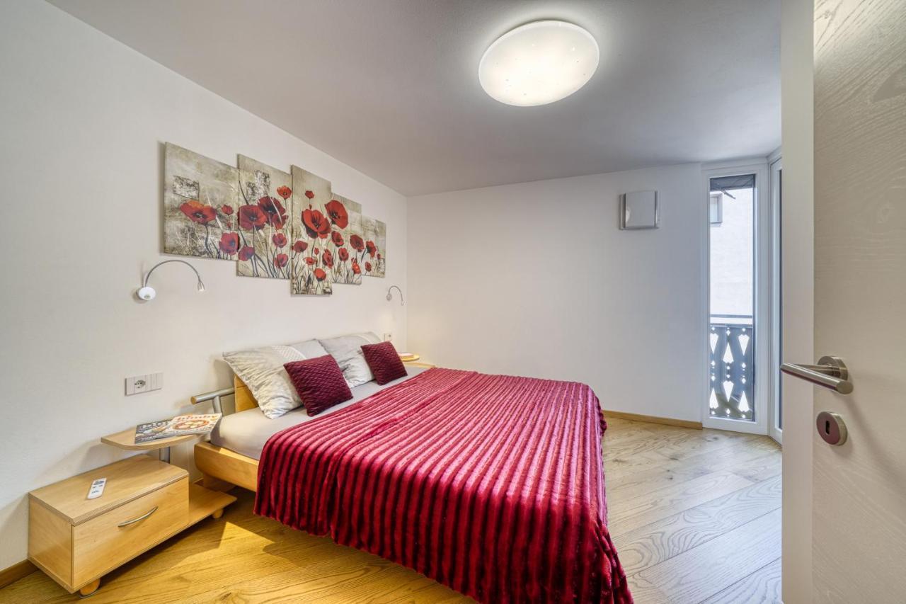 Ferienwohnung Im Zentrum ナトゥルノ エクステリア 写真